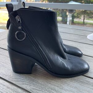 Silent D Dania Black Leather Ankle Boots Womens Size 9 US 40 EU